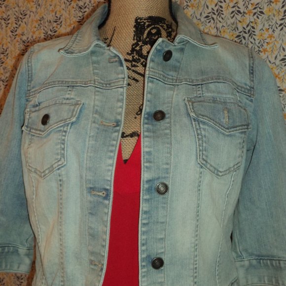 Jean Jacket - Picture 2 of 7
